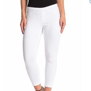 NWT Hue Capri white denim leggings XL